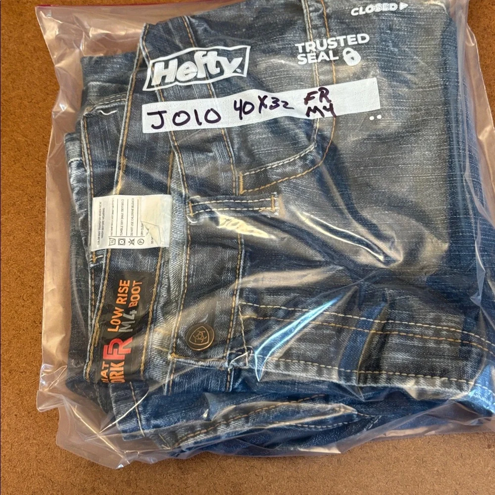 Men’s Ariat Classic Denim Low Rise Boot Cut Straight Jeans 40x32 FR M4 Cat2